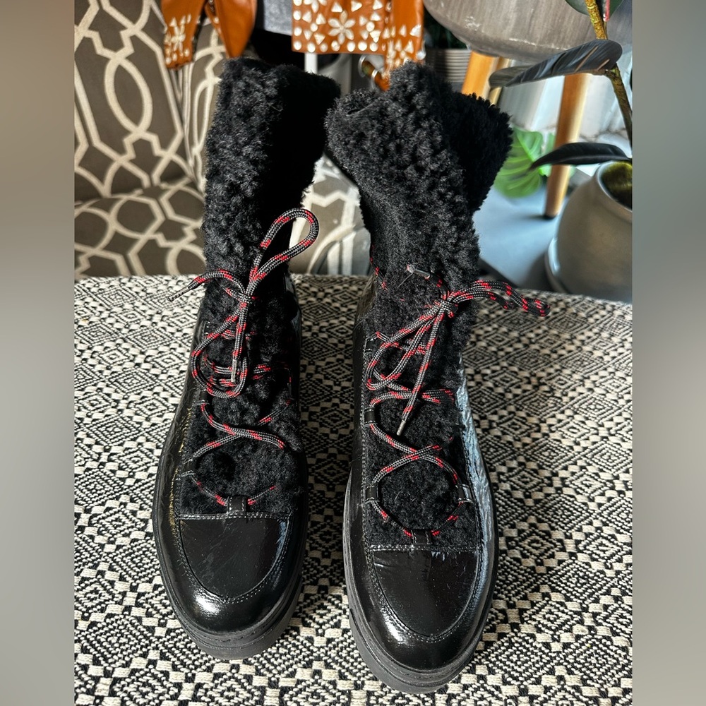 VIC MATIE Black Sherpa & Leather 1-1/2" Platform Boots $449 Made in Italy
